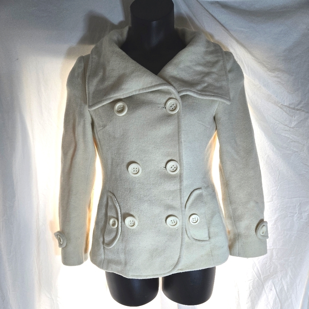 Pretty Wool Coat - Picture 2 of 8